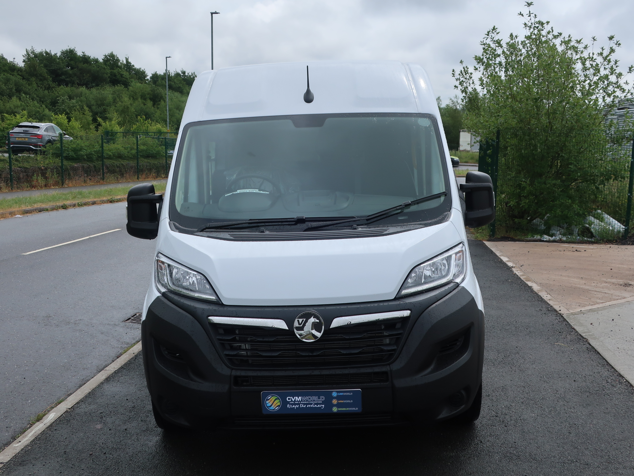 Vauxhall-Movano-Welfare-Van-External-Front